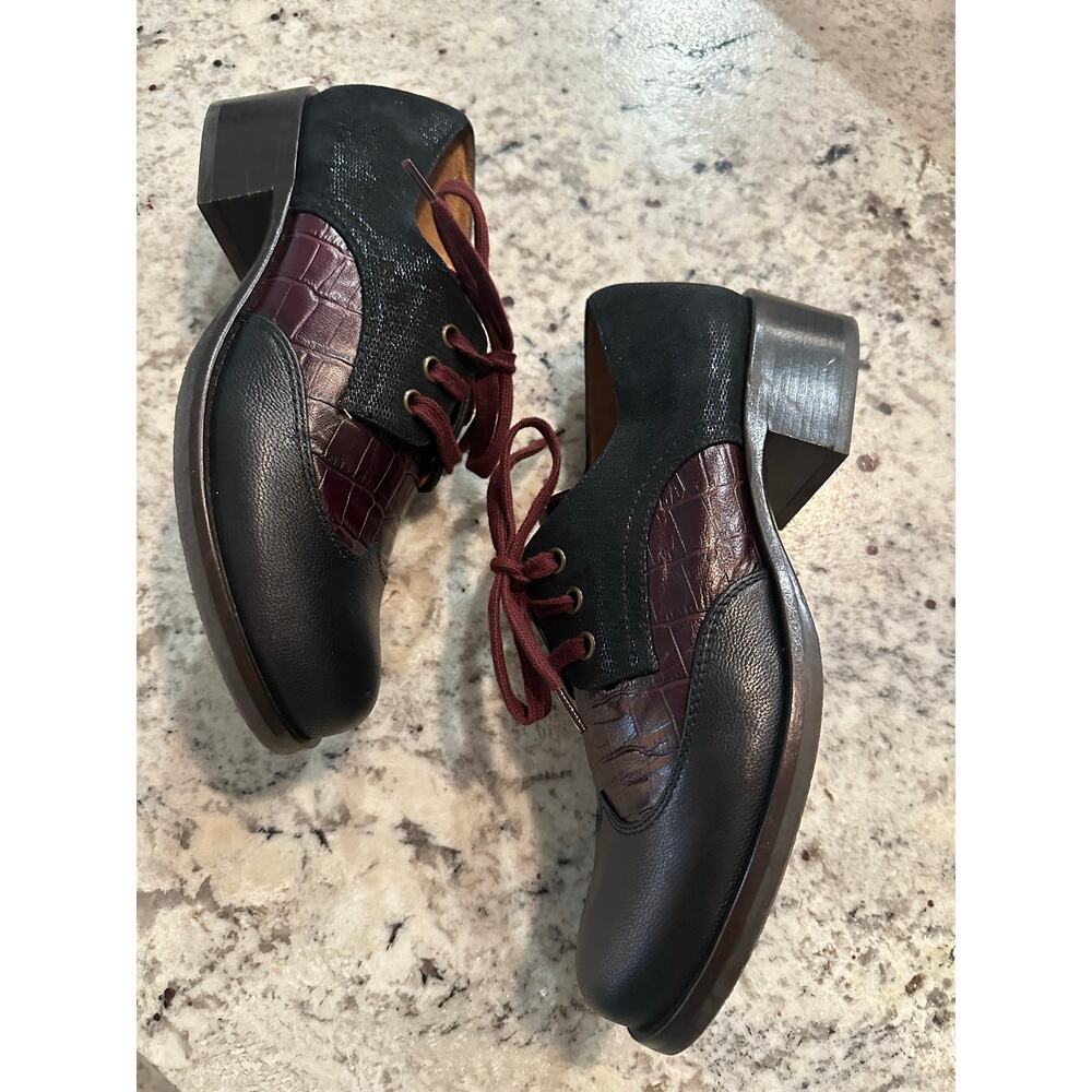 Chie Mihara Xeli Two-Tone Black/Burgundy Leather Block Heel Oxfords Size 38 $450 - Picture 13 of 17
